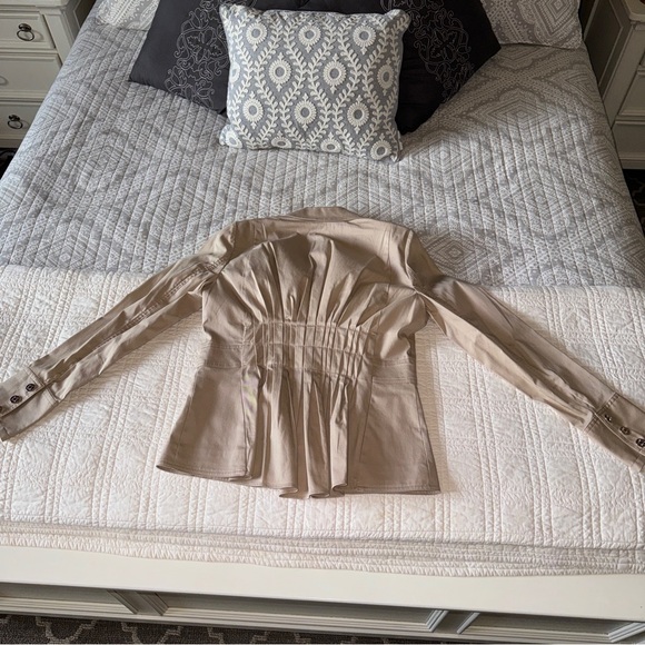 White House Black Market khaki blazer 4 - Picture 3 of 12